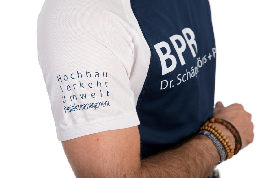 Hochwertiges, zweifarbiges Funktionslaufshirt mit Logo